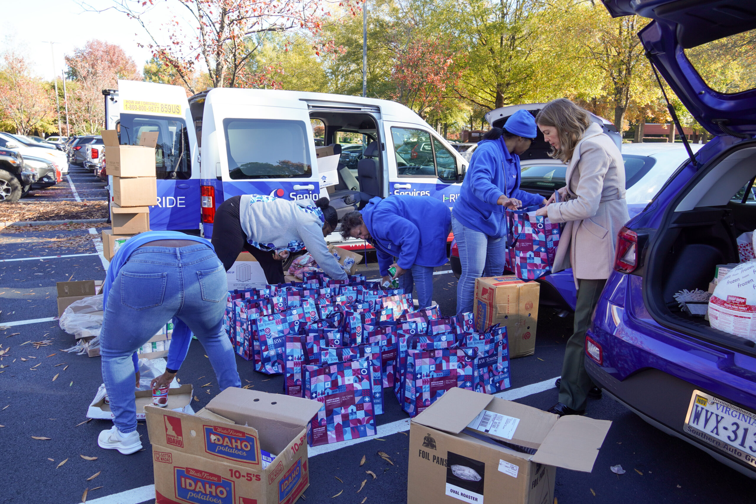 women organizing thanksgiving supplies