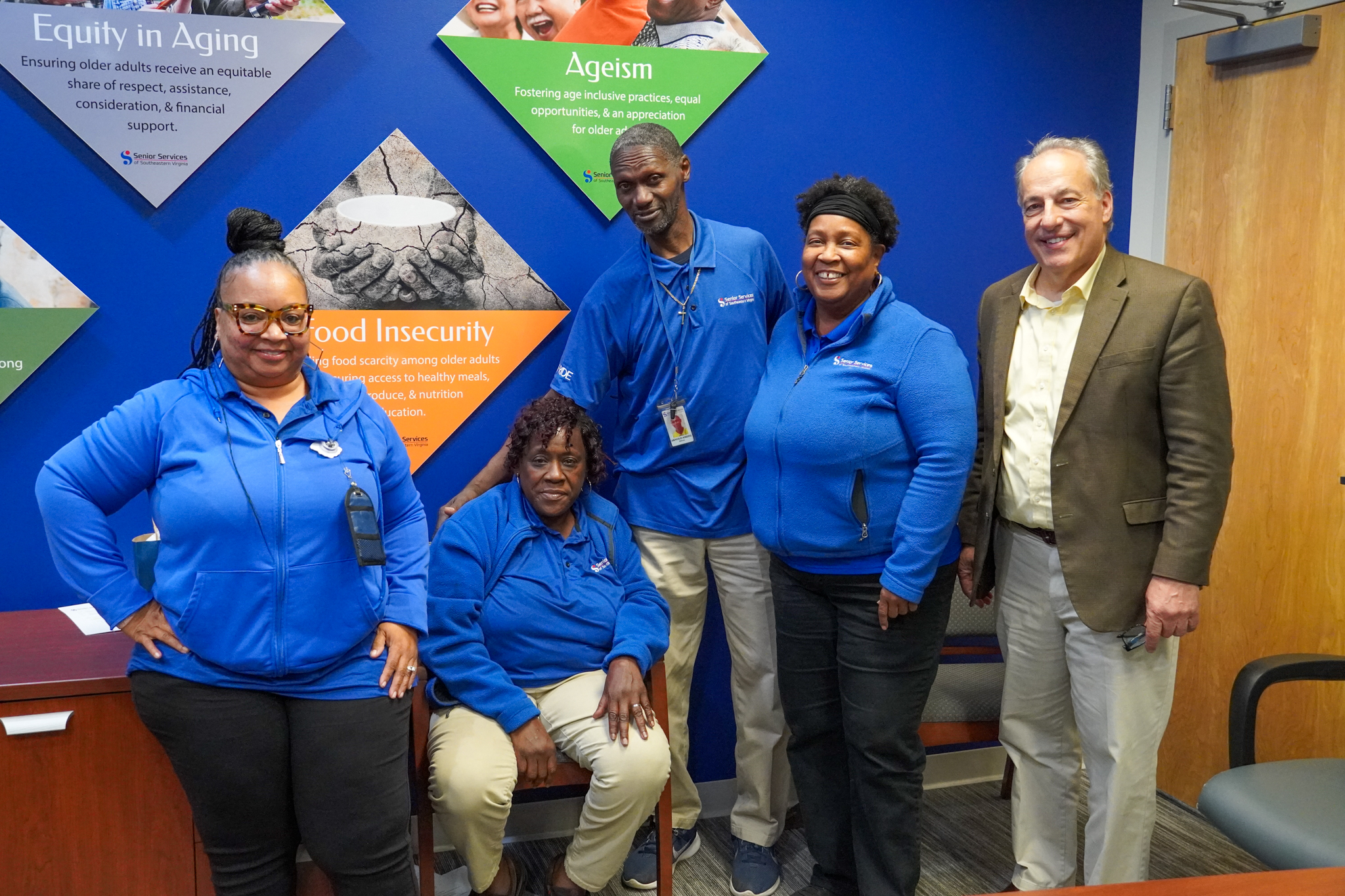 picture of transportation employees with CEO