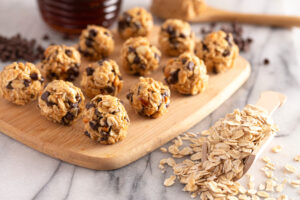 Peanut Butter and Oatmeal Energy Balls with Mini Chocolate Chips Sweetened with Honey
